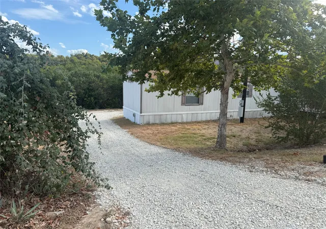 Manufactured home for sale at 1321 Phoenix Ct, Granbury, TX 76048 | MLS# 21289988
