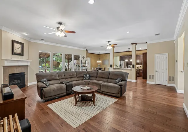 Homes for sale in Flower Mound, TX | 6109 Crestside Dr, Flower Mound, TX 75028 | MLS# 21289543