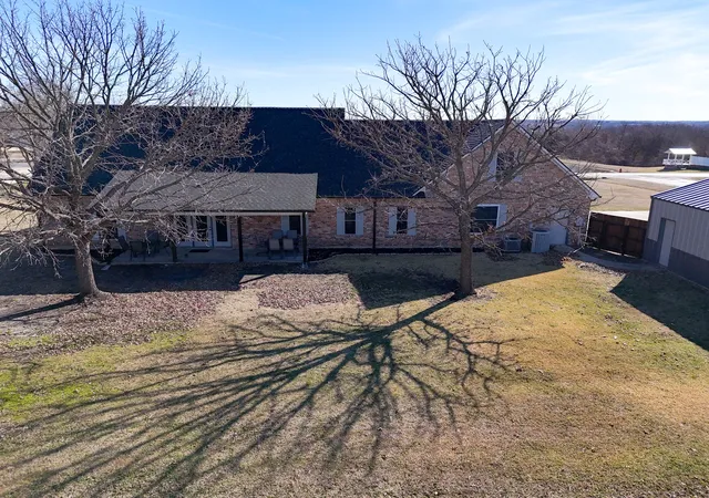 Photo 3 of Single family home for sale at 733 Ridgeview Dr, Sherman, TX 75090 | MLS# 21288463 | Listing updated on 2026-10-05