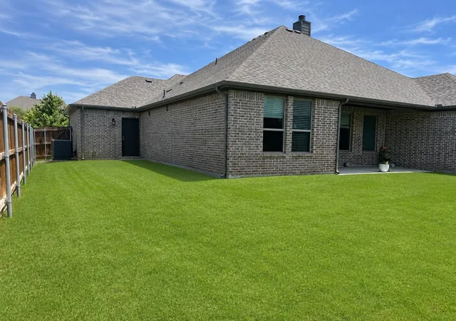 Homes for sale in Midlothian, TX | 630 Roscoe Dr, Midlothian, TX 76065 | MLS# 21279384