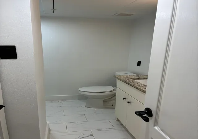 2nd image of 4205 Avondale Ave, Dallas, TX 75219