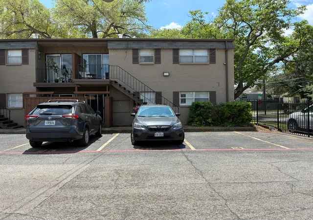 5th image of 4205 Avondale Ave, Dallas, TX 75219