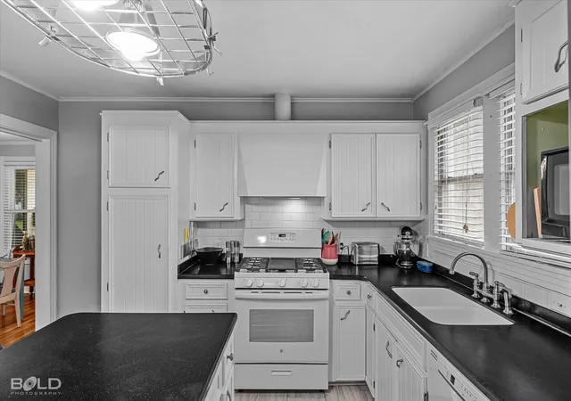 Photo 3 of Single family home for sale at 4449 Finley Dr, Shreveport, LA 71105 | MLS# 21289663 | Listing updated on 2026-08-31