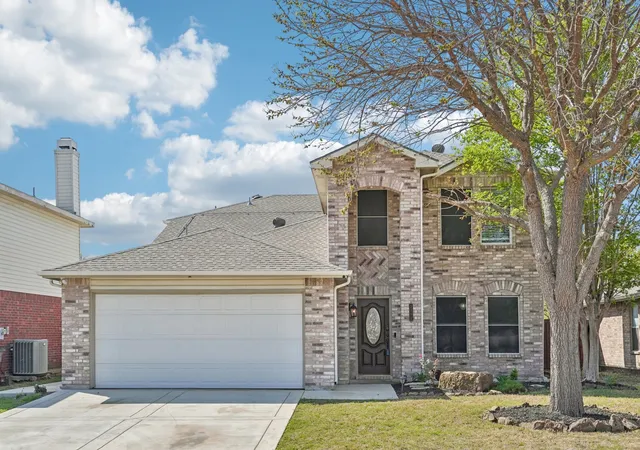 Photo 2 of Single family home for sale at 2304 Red Oak Dr, Little Elm, TX 75068 | MLS# 21288922 | Listing updated on 2026-07-22