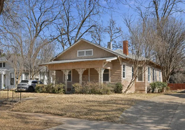Homes for sale in Dallas, TX | 318 S Montclair Ave, Dallas, TX 75208 | MLS# 21290046