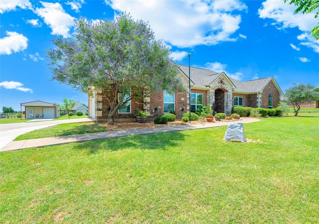 Homes for sale in Weatherford, TX | 109 Falcons Eye Ct, Weatherford, TX 76087 | MLS# 21270222