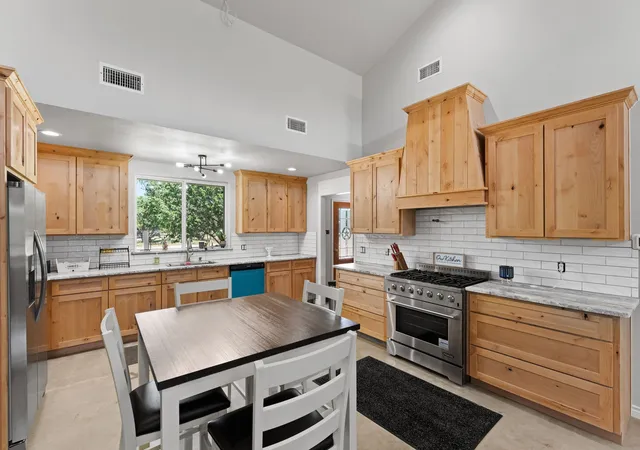 Photo 3 of Single family home for sale at 181 Private Road 197, Blum, TX 76627 | MLS# 21288374 | Listing updated on 2026-08-21