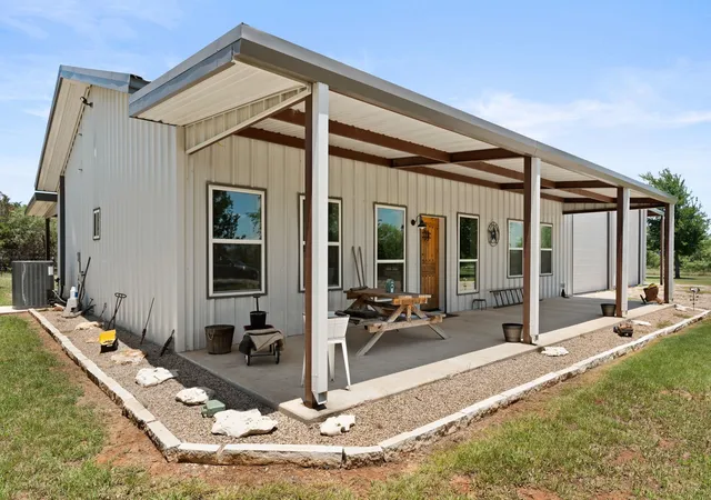 Photo 4 of Single family home for sale at 181 Private Road 197, Blum, TX 76627 | MLS# 21288374 | Listing updated on 2026-08-21