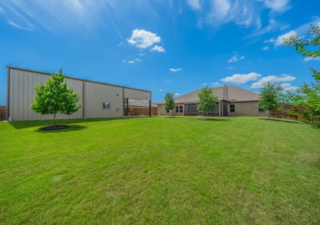 Photo 3 of Single family home for sale at 1745 Meadowbrook Ln, Nevada, TX 75173 | MLS# 21287924 | Listing updated on 2026-10-01
