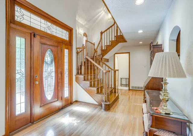 Photo 3 of Single family home for sale at 2006 Lake Country Dr, Arlington, TX 76012 | MLS# 21289702 | Listing updated on 2026-10-02