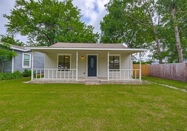 Homes for sale in Denison, TX | 1515 W Sears St, Denison, TX 75020 | MLS# 21290370