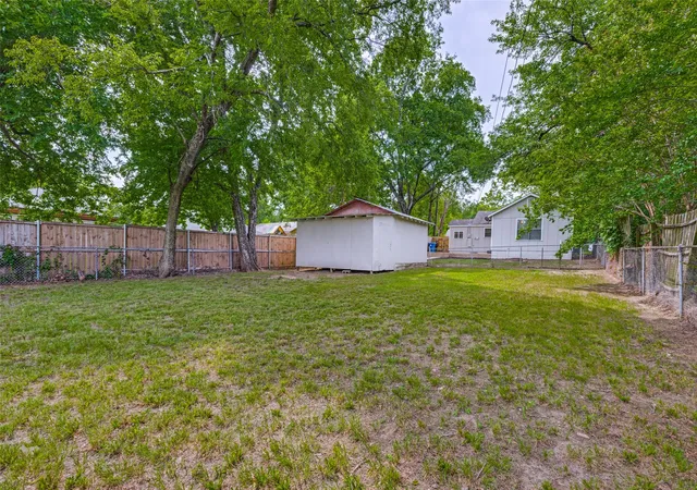 Homes for sale in Denison, TX | 1515 W Sears St, Denison, TX 75020 | MLS# 21290370