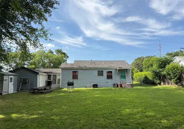 Homes for sale in Mount Pleasant, TX | 110 Yorke St, Mount Pleasant, TX 75455 | MLS# 21283932