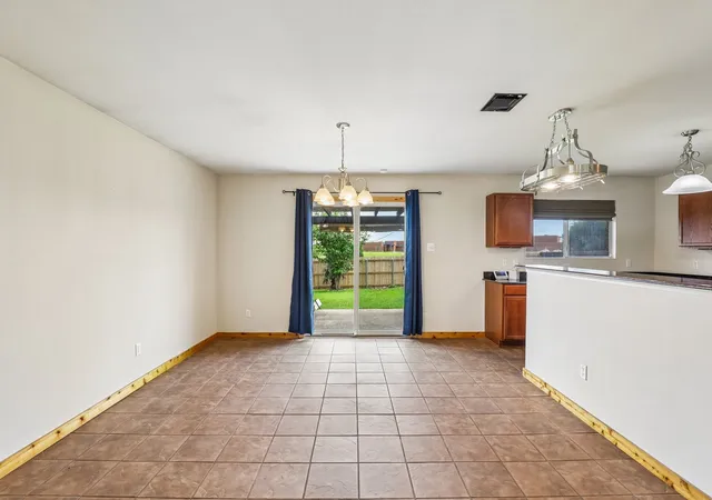 Photo 3 of Single family home for sale at 8111 Macgregor Dr, Arlington, TX 76002 | MLS# 21289568 | Listing updated on 2026-07-27