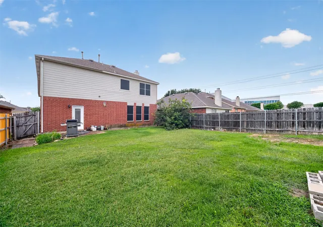 39th image of 1060 Westbrook Ct, Grand Prairie, TX 75052 | MLS# 21284055