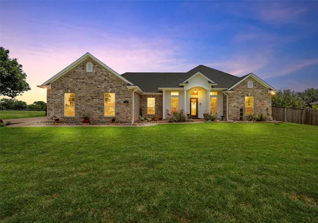 Homes for sale in Woodway, TX | 534 Dosher Ln, Woodway, TX 76712 | MLS# 21288748