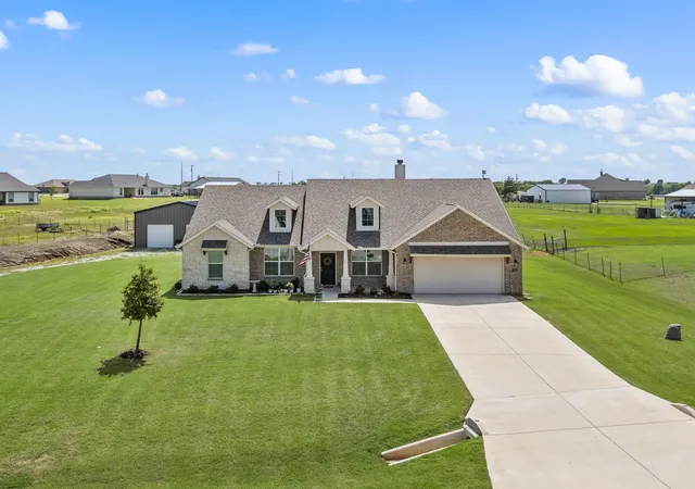Photo 2 of Single family home for sale at 120 Croft Ct, Decatur, TX 76234 | MLS# 21290423 | Listing updated on 2026-08-26
