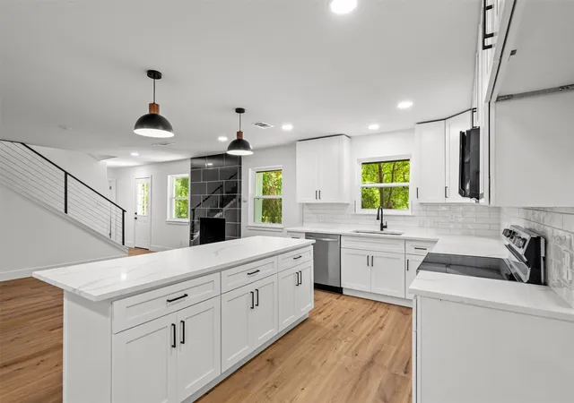 Photo 3 of Single family home for sale at 2206 Tosca Ln, Dallas, TX 75224 | MLS# 21290455 | Listing updated on 2026-09-18