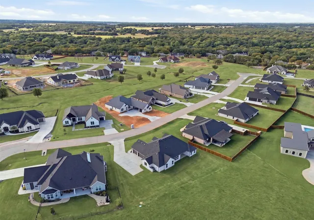 Photo 40 of Single family home for sale at 2120 Middlewood Cir, Granbury, TX 76049 | MLS# 21289195 | Listing updated on 2026-10-07