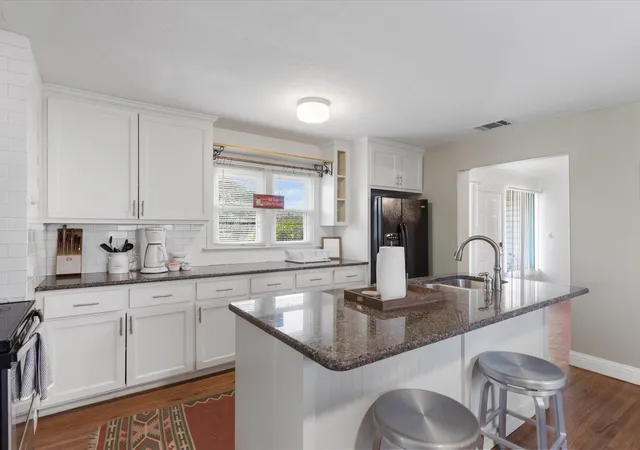 3rd image of 4201 Anita Ave, Fort Worth, TX 76109 | MLS# 21290528