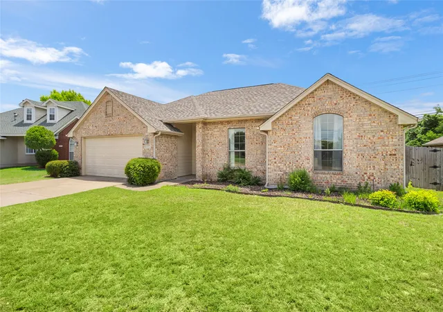 Homes for sale in Midlothian, TX | 518 Valarie Ln, Midlothian, TX 76065 | MLS# 21290589