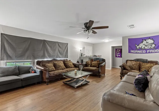 2nd image of 4016 Acacia St, Fort Worth, TX 76109 | MLS# 21290209