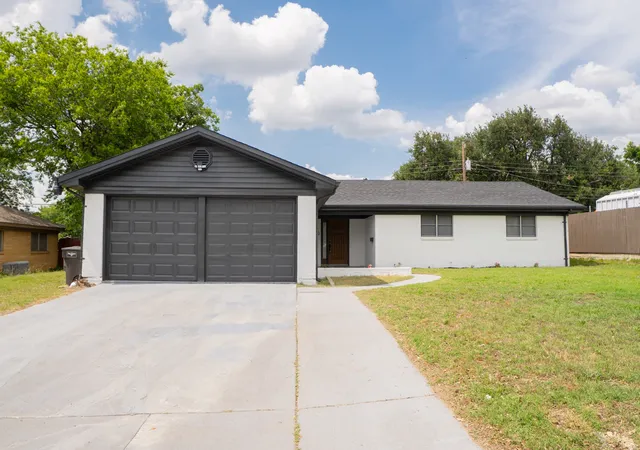 Homes for sale in Fort Worth, TX | 228 Hallbrook Dr, Fort Worth, TX 76134 | MLS# 21288130