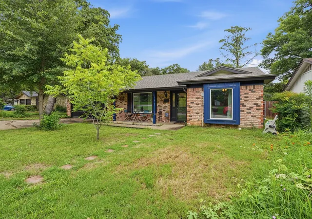 Photo 3 of Single family home for sale at 6801 Yolanda Dr, Fort Worth, TX 76112 | MLS# 21290612 | Listing updated on 2026-08-22