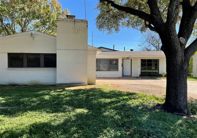 2nd image of 3563 South Dr, Fort Worth, TX 76109 | MLS# 21290125