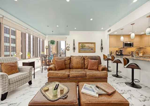 Homes for sale in Dallas, TX | 1200 Main St #701, Dallas, TX 75202 | MLS# 21290422