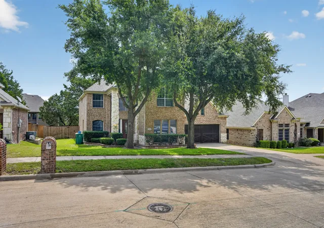 Photo 1 of Single family home for sale at 1426 Levee Ln, Cedar Hill, TX 75104 | MLS# 21285563 | Listing updated on 2026-08-26