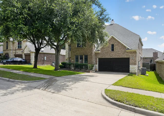 Photo 3 of Single family home for sale at 1426 Levee Ln, Cedar Hill, TX 75104 | MLS# 21285563 | Listing updated on 2026-08-26