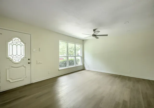 4th image of 11624 Tuscany Wy, Dallas, TX 75218 | MLS# 21176403