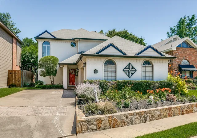 Homes for sale in Bedford, TX | 3020 Everest Dr, Bedford, TX 76021 | MLS# 21288852