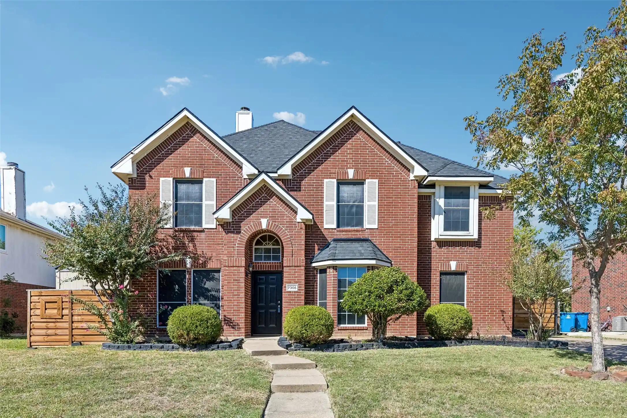 Photo 1 of Single family home for sale at 7305 Gillon Dr, Rowlett, TX 75089 | MLS# 21289656 | Listing updated on 2026-10-25