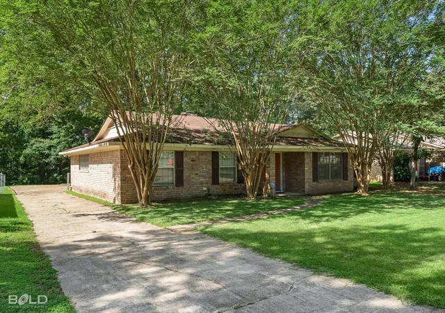 Photo 1 of Sale Pending at 1111 Mountainbrook Dr, Shreveport, LA 71118 | MLS# 21290828 | Listing updated on 2026-07-27