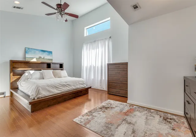 4th image of 4605 Lester Dr, Dallas, TX 75219 | MLS# 21285105