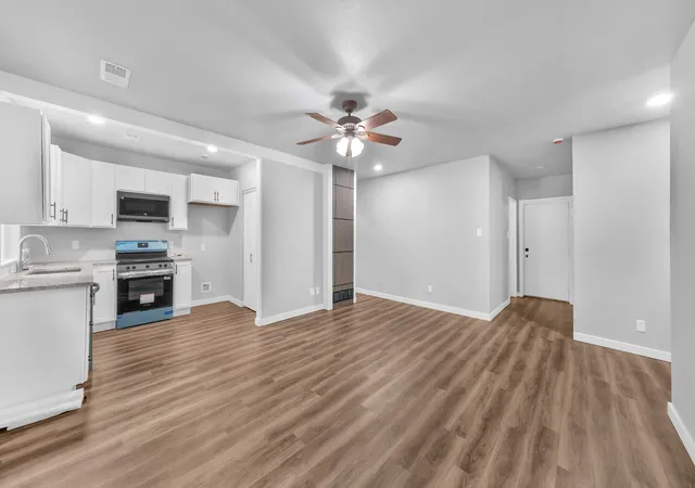 Photo 2 of Single family home for sale at 307 S Walnut St, Weatherford, TX 76086 | MLS# 21290227 | Listing updated on 2026-08-18