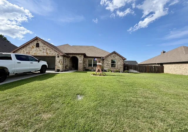 Homes for sale in Bridgeport, TX | 2105 Stonegate Blvd, Bridgeport, TX 76426 | MLS# 21290908