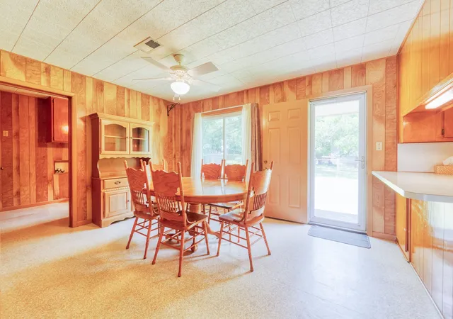 Photo 3 of Single family home for sale at 308 W White St, Pilot Point, TX 76258 | MLS# 21290886 | Listing updated on 2026-08-25