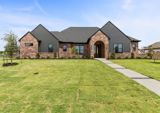 Homes for sale in Robinson, TX | 132 Paddle Boat Ct, Robinson, TX 76706 | MLS# 21287490
