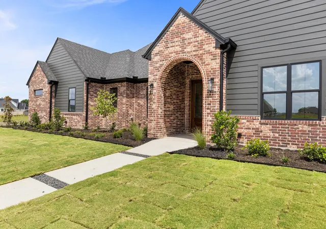Homes for sale in Robinson, TX | 132 Paddle Boat Ct, Robinson, TX 76706 | MLS# 21287490