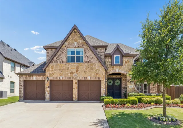 Photo 1 of Single family home for sale at 260 Saint Mark Ln, Prosper, TX 75078 | MLS# 21287430 | Listing updated on 2026-09-30