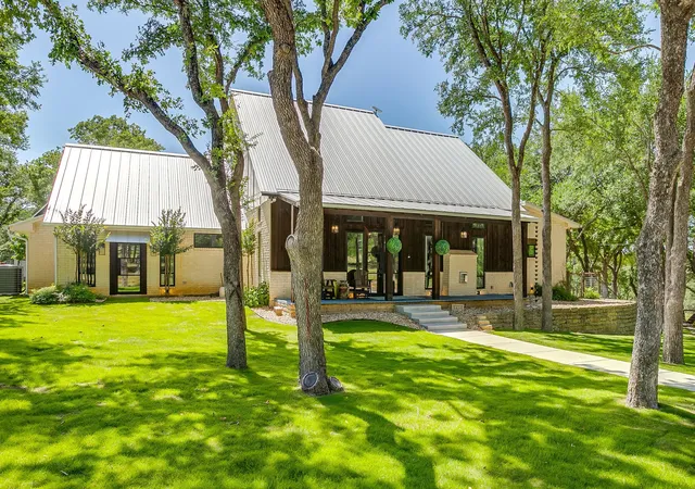 Photo 1 of Sale Pending at 1410 Ellis Rd, Weatherford, TX 76088 | MLS# 21290956 | Listing updated on 2026-08-19