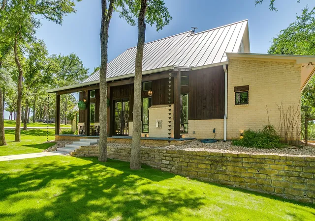 Photo 2 of Sale Pending at 1410 Ellis Rd, Weatherford, TX 76088 | MLS# 21290956 | Listing updated on 2026-08-19
