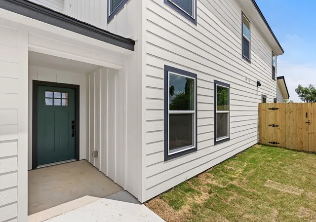 Homes for sale in Robinson, TX | 516 Paso Fino St #102, Robinson, TX 76706 | MLS# 21287517