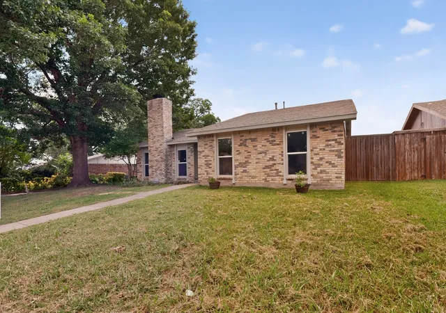 Photo 3 of Sale Pending at 6313 Fallbrook Dr, Garland, TX 75043 | MLS# 21290975 | Listing updated on 2026-07-16