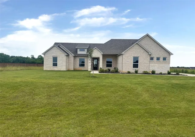 Photo 1 of Single family home for sale at 2151 Langston Rd, Waxahachie, TX 75167 | MLS# 21290980 | Listing updated on 2026-10-05
