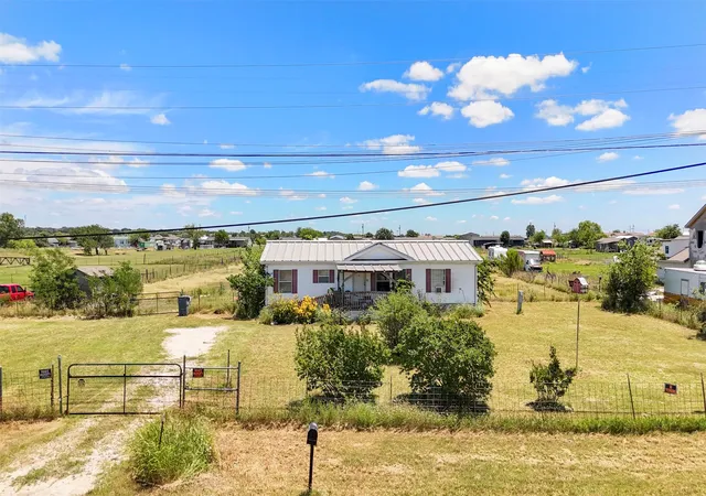 Homes for sale in Joshua, TX | 3321 Cobbler Ln, Joshua, TX 76058 | MLS# 21291019