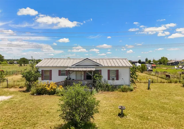Homes for sale in Joshua, TX | 3321 Cobbler Ln, Joshua, TX 76058 | MLS# 21291019